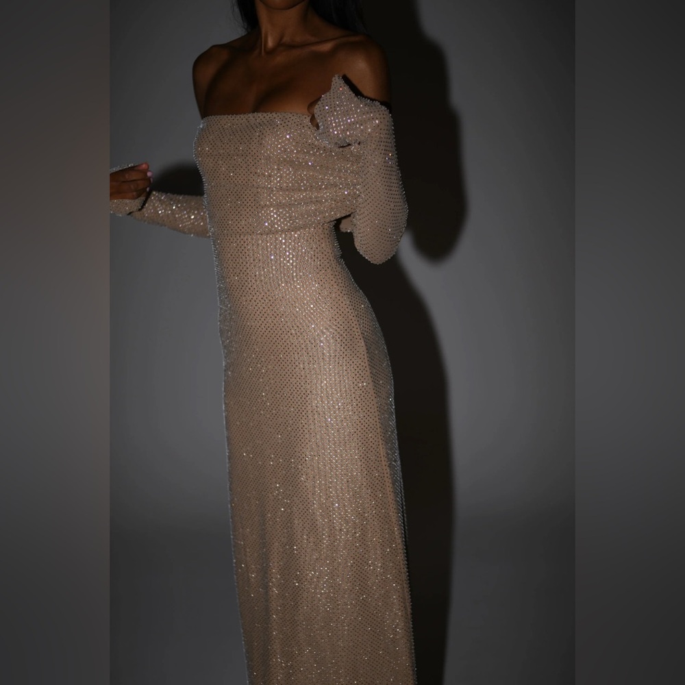 Meshki Cream Off-Shoulder Bell Sleeve Maxi Dress - Picture 4 of 4